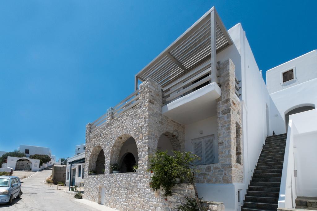 Michael Zeppos Studios Naousa  Luaran gambar