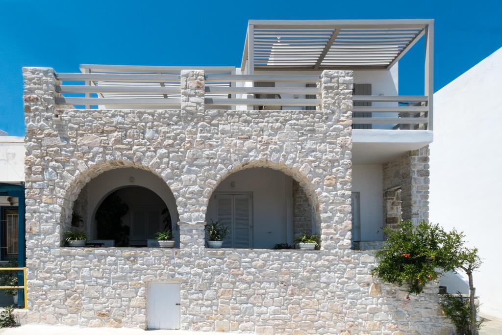 Michael Zeppos Studios Naousa  Luaran gambar